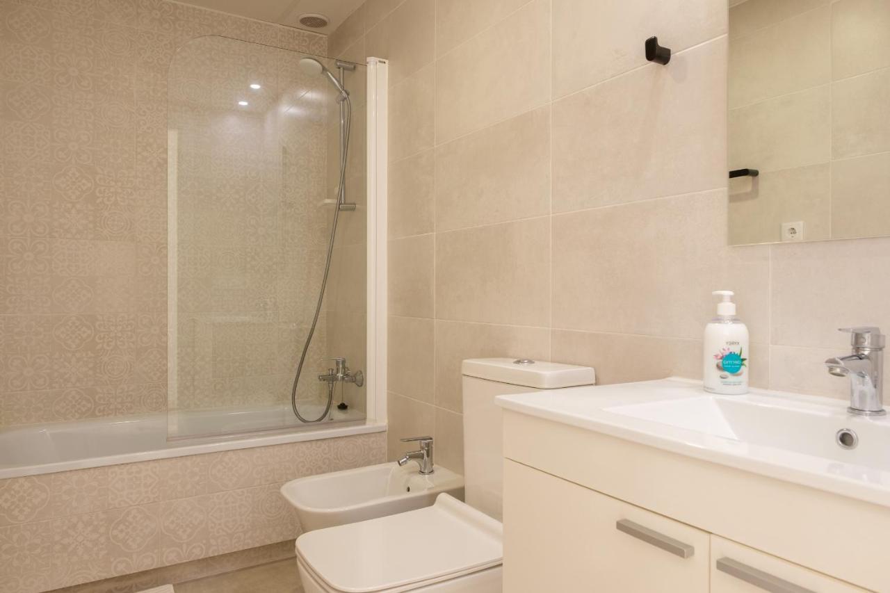 Clean & Very Comfortable Apartment Valencia Luaran gambar